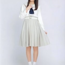 乃木坂46 5期生制服 冨里奈央